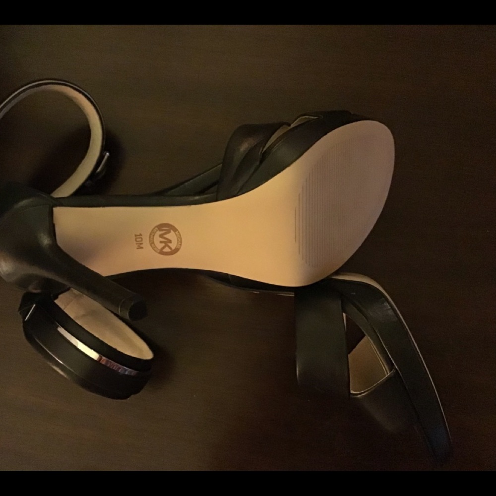 Micheal Kors Black Ladies heeled Sandals.